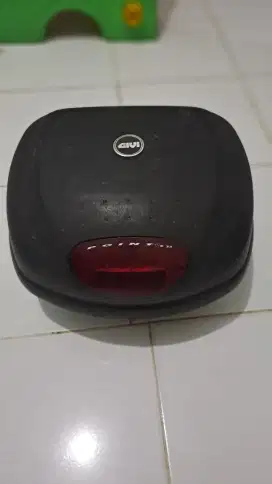 Box Motor Givi Bekas Vario 1 set