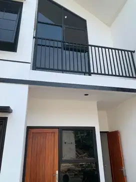 Sudah SHM 3Kamar tidur rumahnya 2 lantai free design layoutnya