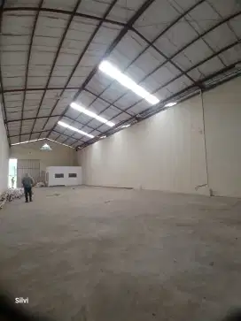 Dikontrakkan Gudang + Office maumbi kolongan