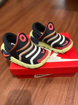 Sepatu Anak Nike Dynamo Easy On