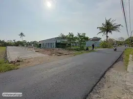 6 Juta Nego Tepi Aspal Banyuraden, dekat Kampus STPN