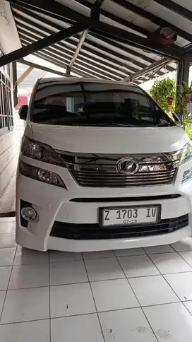 Toyota vellfire 2014 ZG