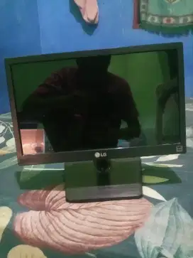 LAYAR MONITOR LG