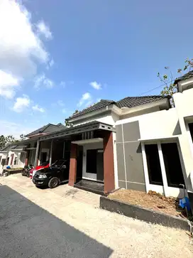 Rumah Modern Minimalis di Bangunjiwo