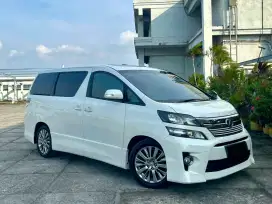 Toyota Vellfire Z Golden Eyes 2014