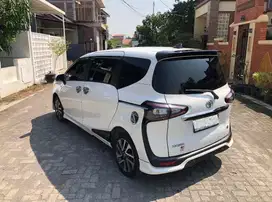 TOYOTA SIENTA TYPE Q