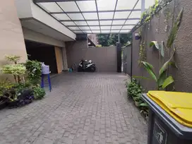Dijual Rumah Minimalis Moderen, 2,5 Lantai (mezzanine) Pondok Indah Ja