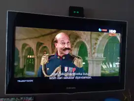 LCD TV Samsung 32 Inch Full HD. Minus. Tanpa kaki