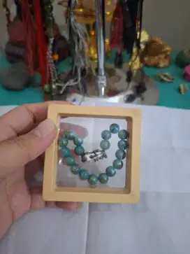 Gelang branded 
Pi xhu warna biru 
Limited edition 
Barang terawat 
Pe