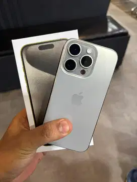 iphone 15 pro 256GB resmi  natural titanium fullset likenew garansi on