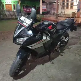 Honda CBR 150R 2015