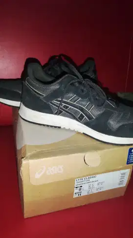 Sepatu Asics Lyte Clasic
