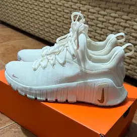 Nike Free Metcon 6 Size 40 Pale Ivory New Gym Training