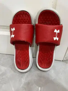 Under armour slide size 46