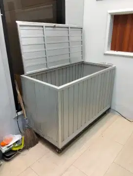 B.U LEMARI BESI ALUMUNIUM