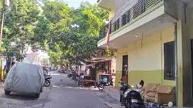 Rumah Kost 2 Lantai Murah siap Ngomset di Dukuh Kupang, SBY Barat
