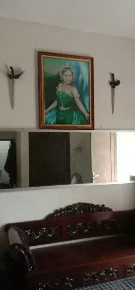 Hiasan Dinding Ukuran Besar