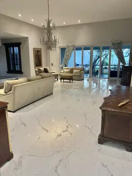 Dijual Rumah cantik Private pool Di Gaharu Jakarta Selatan