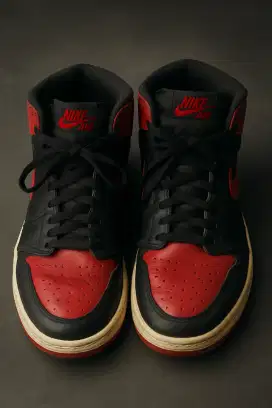 Sepatu Sneakers High Top Warna Merah Hitam Keren