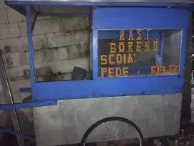 Gerobak bekas nasi goreng