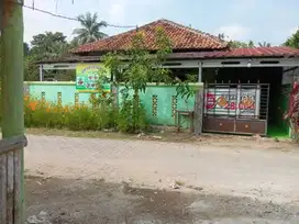 Rumah kampung belakang taman Krakatau