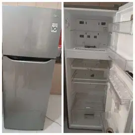 Preloved Kulkas LG  Dijual krn pindah keluar kota