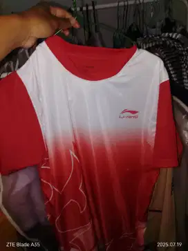 Atasan kaos olahraga