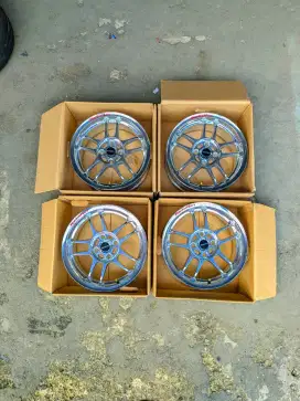 Velg racinghart cr r15 4x100 lbr6,5 et41 super polish
