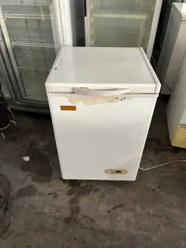 Freezer Box Crown 100 Liter brgaransi