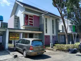 Dikontrakkan Rumah 2 Lantai Di Bukit Baruga Antang