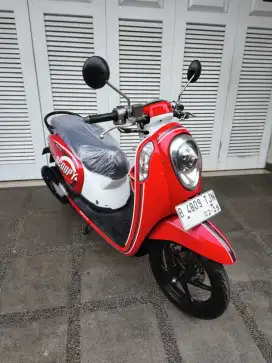 Bissmillah dijual motor Honda scoopy sporty 2016