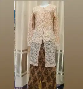 1 set kebaya brukat