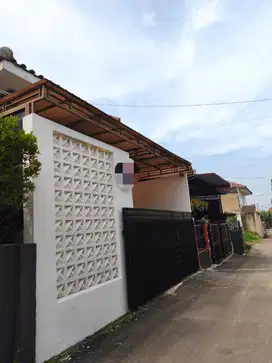 DIJUAL RUMAH TERAWAT AREA PADASUKA CIMAHI TENGAH