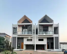 Di jual rumah 2 lantai dengan rooftop di jagakarsa