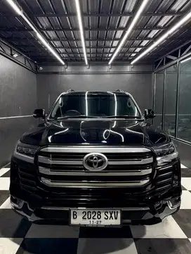 Toyota Land Cruiser VX200 Full Spec Diesel Upgrade VXR300 Tahun 2013