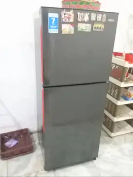 Kulkas merk AQUA 2 pintu