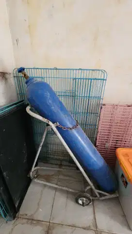 Tabung oksigen kesehatan