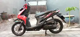 Di honda beat merah hitam
