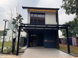 Rumah 2 lantai bagus di depan mall TangCity kota Tangerang