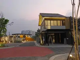 Rumah 2 lantai rapi bagus besar di Modernland kota tangerang