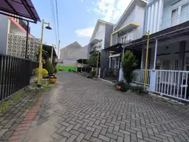 DIJUAL RUMAH LOKASI SUHAT KOTA MALANG COCOK UNTUK KOST DEKAT KAMPUS UB