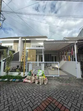 DIJUAL RUMAH LOKASI SUHAT KOTA MALANG COCOK UNTUK KOST DEKAT KAMPUS UB
