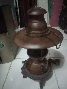 Lampu hias dari kayu jati sebedar petromax