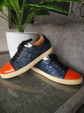 Sepatu sneakers second preloved