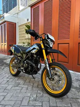 KLX 230 SM (LIKE NEW)