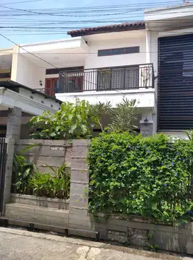 Dijual rumah one gate system Gegerkalong-Setiabudi Bandung Full furnis