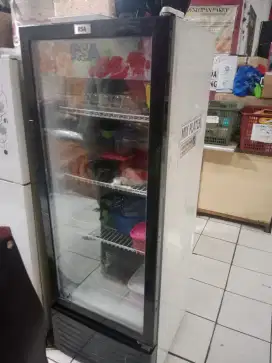 Di jual show case