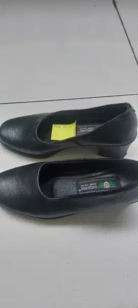 Sepatu Pantofel PDH Wanita Hak 5 cm Preloved