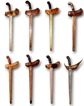 8 KERIS PUSAKA SEPUH