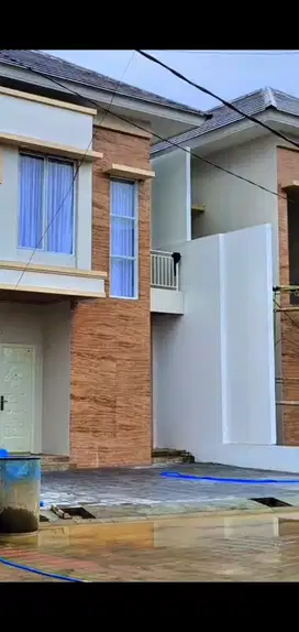 Rumah mewah 2 lantai murah dekat ke poros Alauddin kampus UNISMUH,UNM